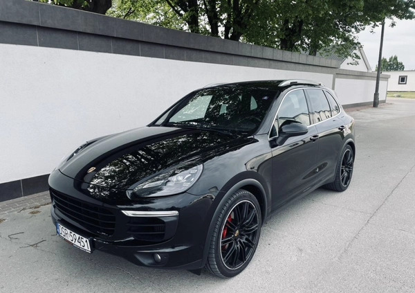 Porsche Cayenne cena 181900 przebieg: 258100, rok produkcji 2015 z Gościno małe 232